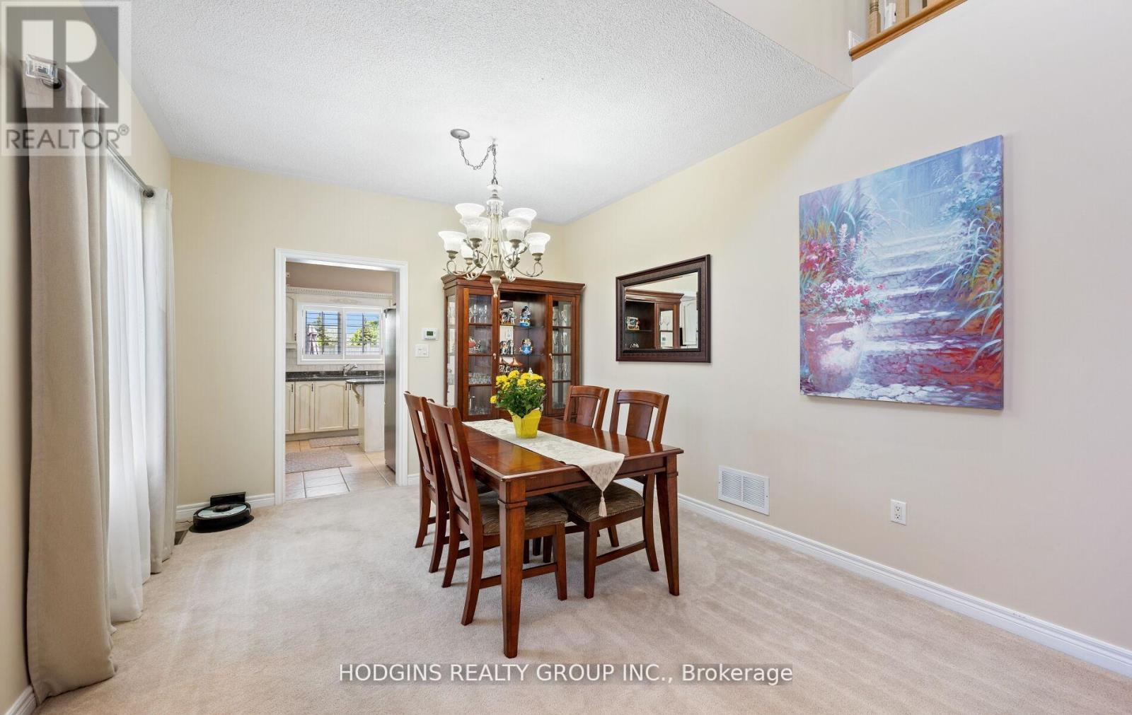 Photo 10 of 1376 Avon Drive, Mississauga ON
