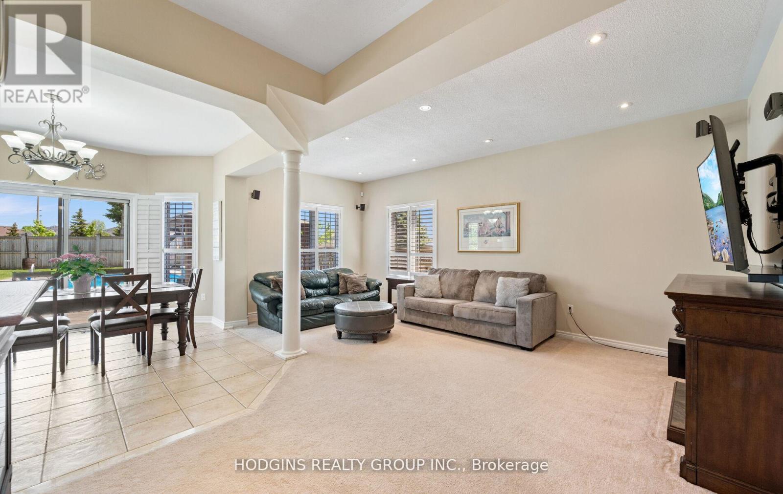 Photo 14 of 1376 Avon Drive, Mississauga ON