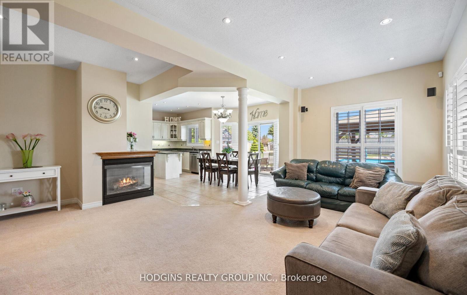 Photo 15 of 1376 Avon Drive, Mississauga ON