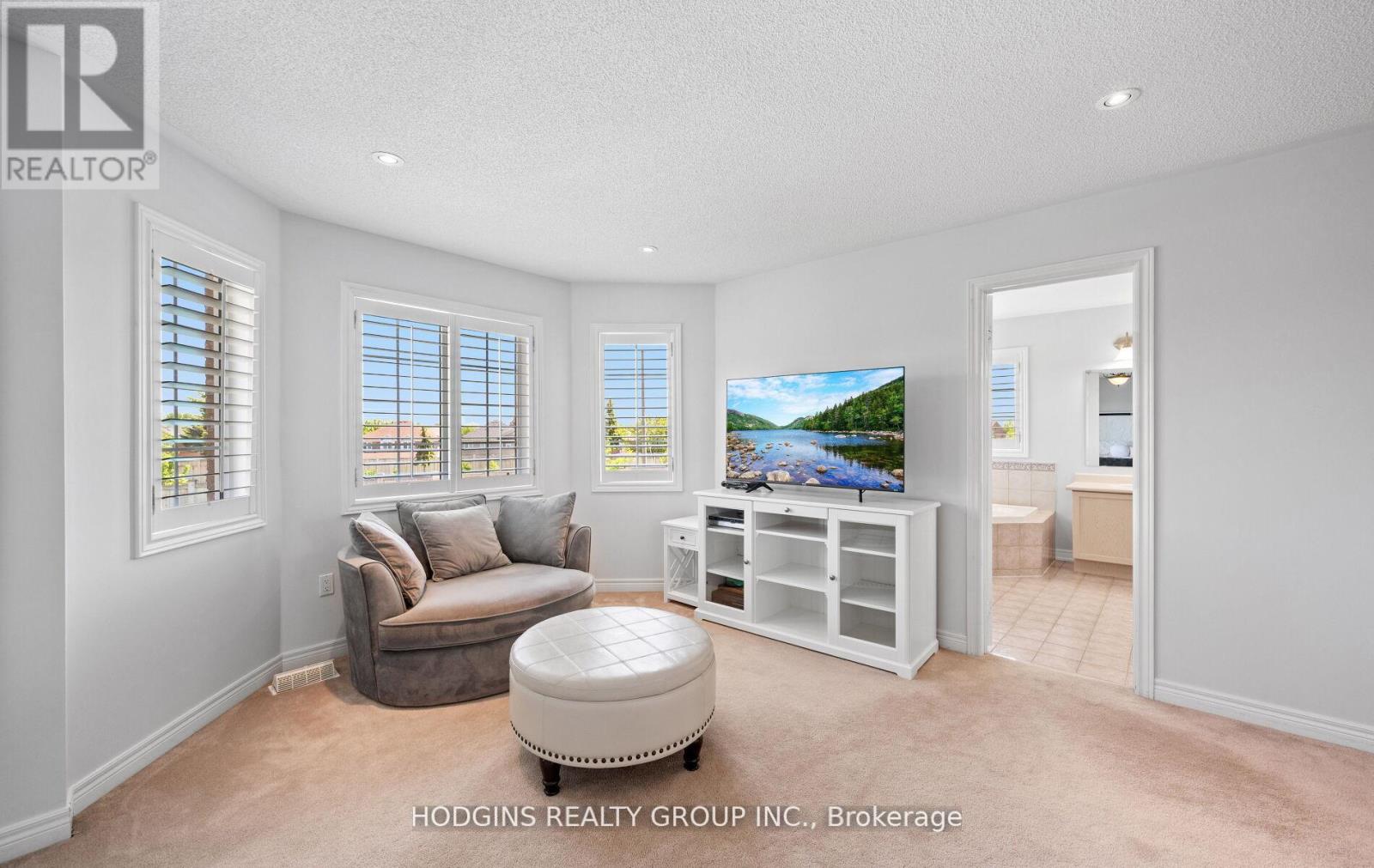 Photo 21 of 1376 Avon Drive, Mississauga ON