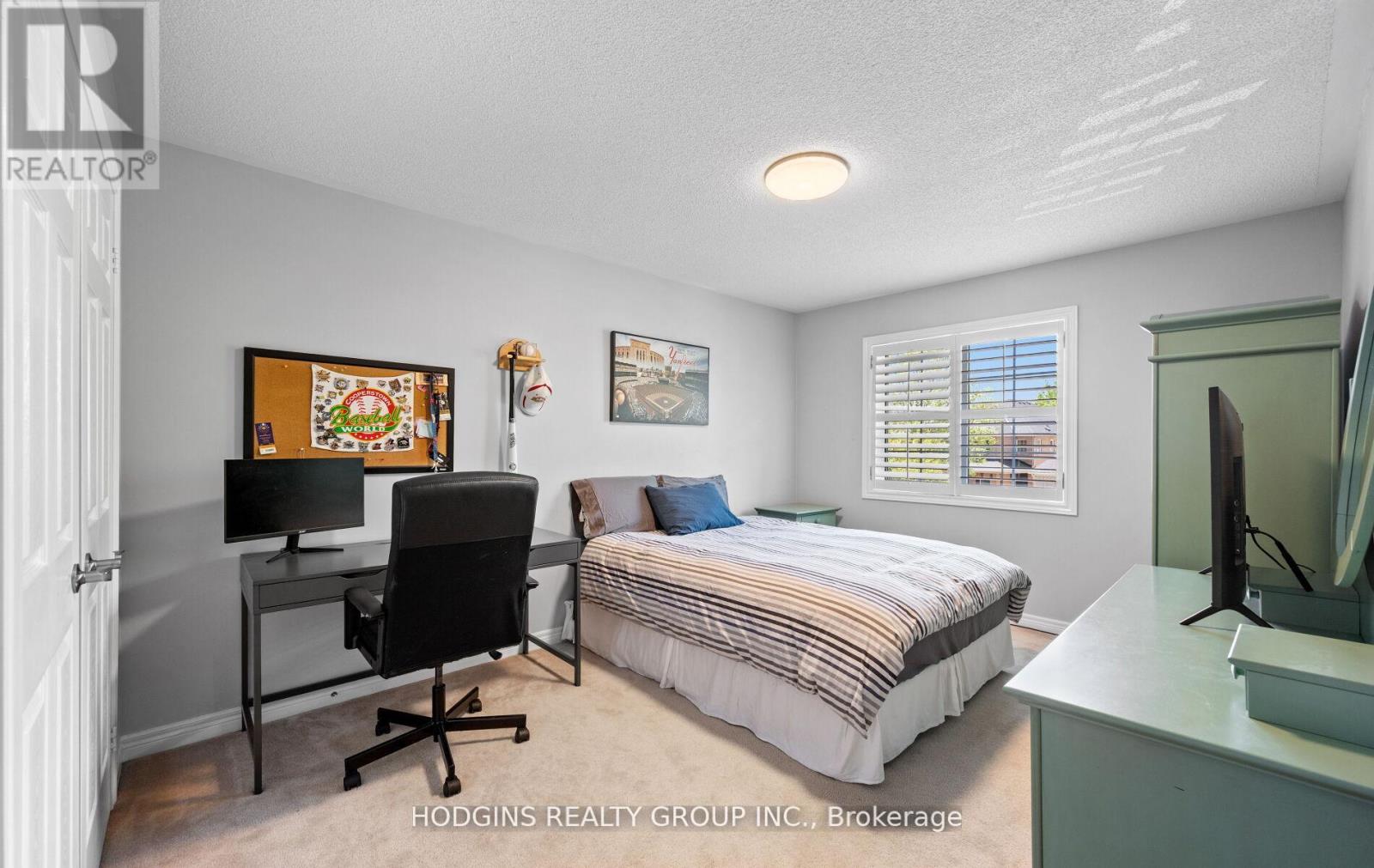Photo 25 of 1376 Avon Drive, Mississauga ON
