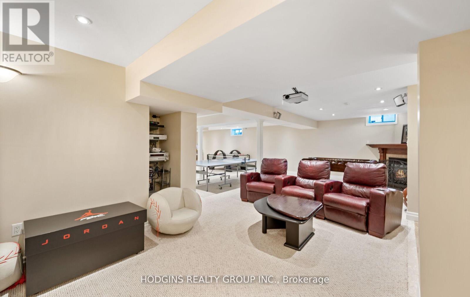 Photo 35 of 1376 Avon Drive, Mississauga ON