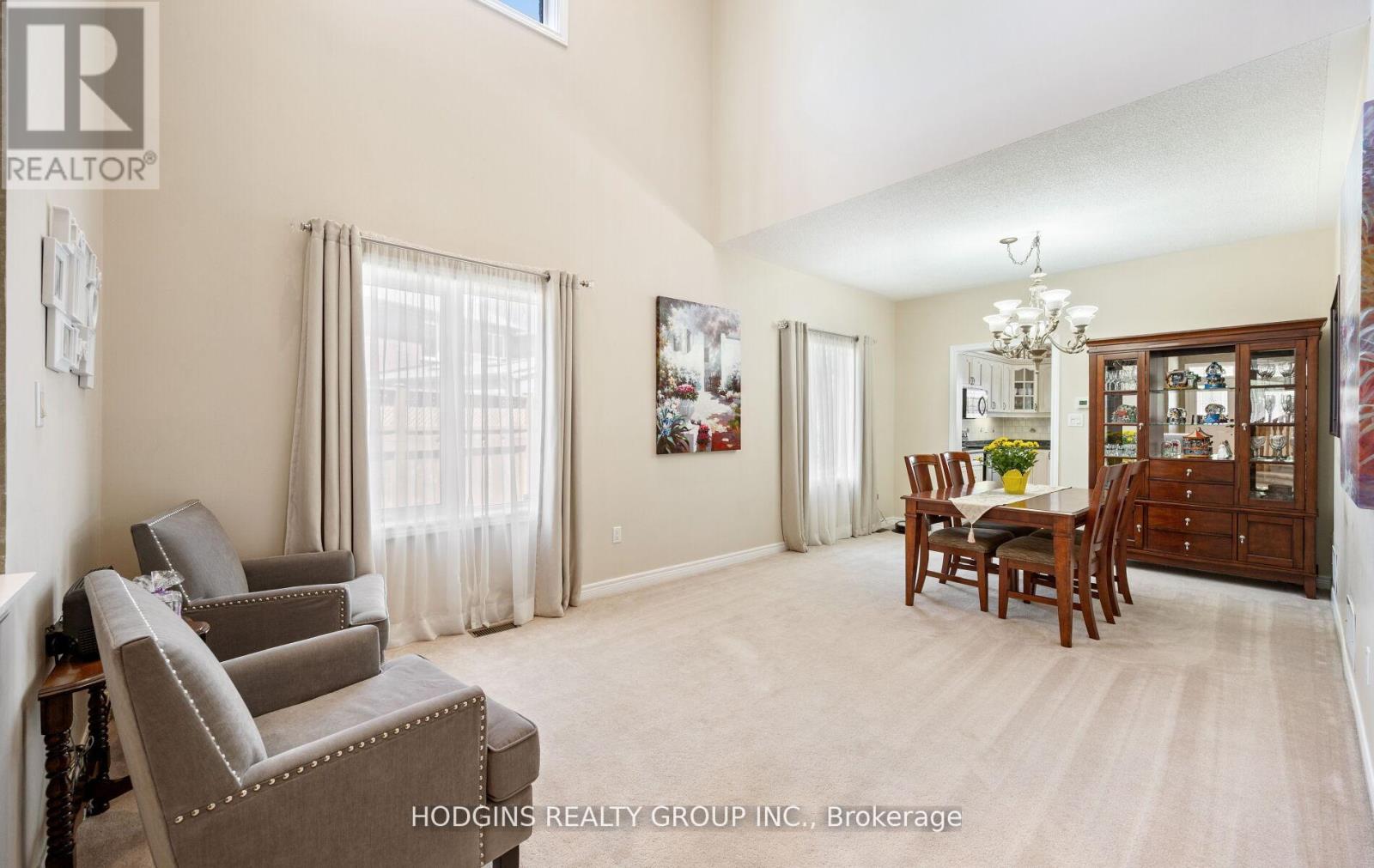 Photo 8 of 1376 Avon Drive, Mississauga ON