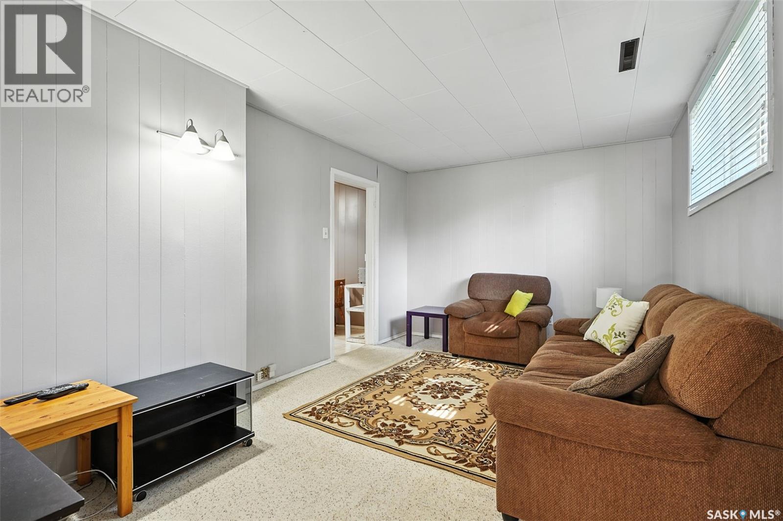 Photo 10 of 204 Evans Street, Saskatoon SK