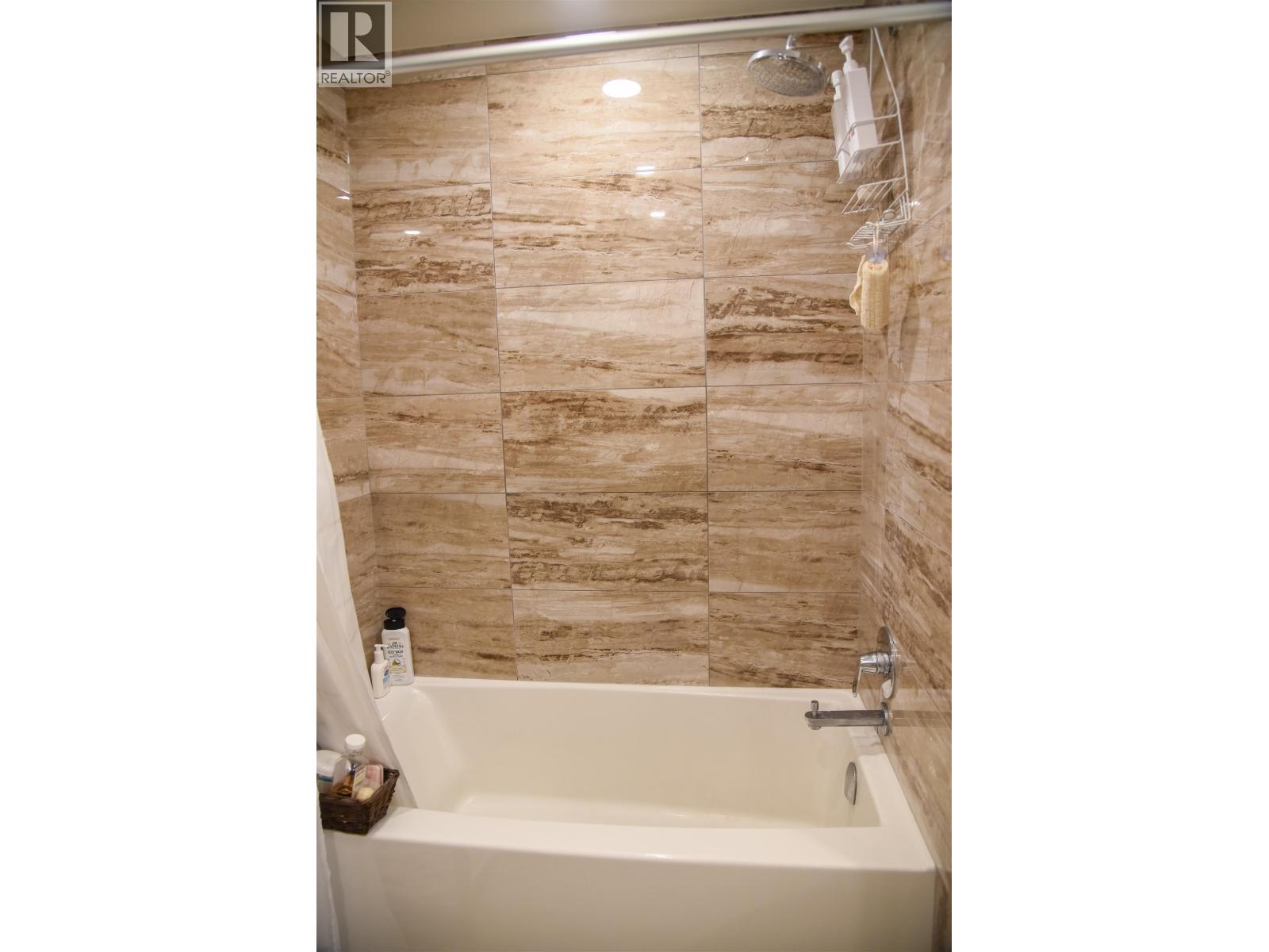 Photo 13 of 503 1888 Gilmore Avenue, Burnaby BC