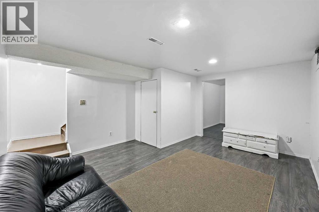 Single Family House for Sale in    Avenue SE Forest Heights Calgary 