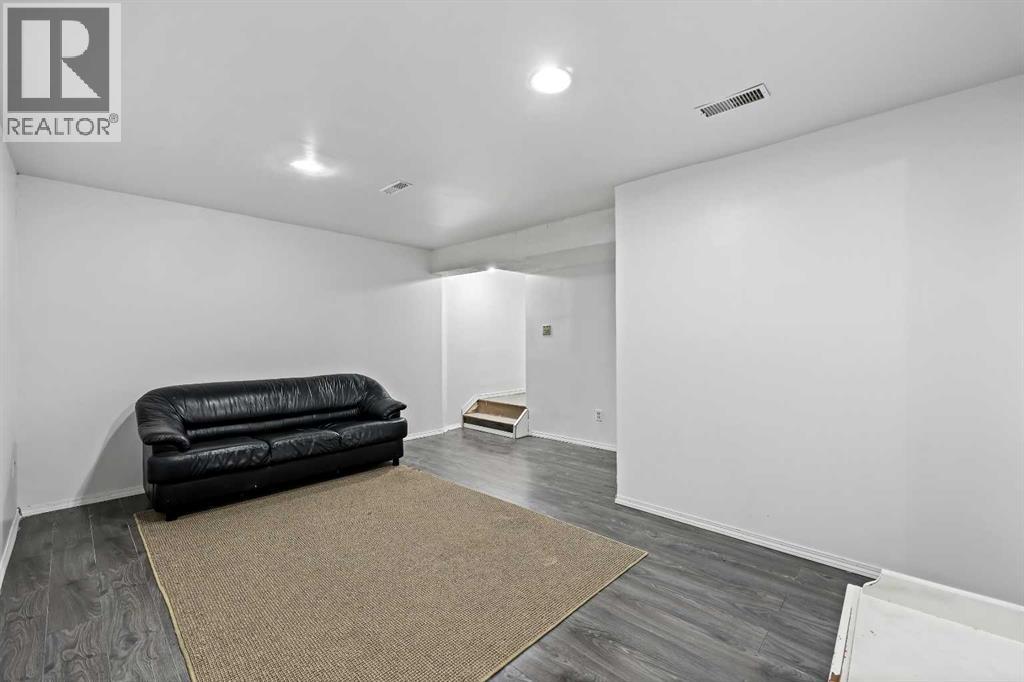 Single Family House for Sale in    Avenue SE Forest Heights Calgary 