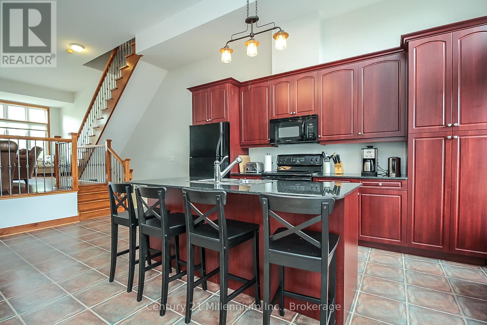 Photo 11 of 7 104 Farm Gate Road, Blue Mountains ON