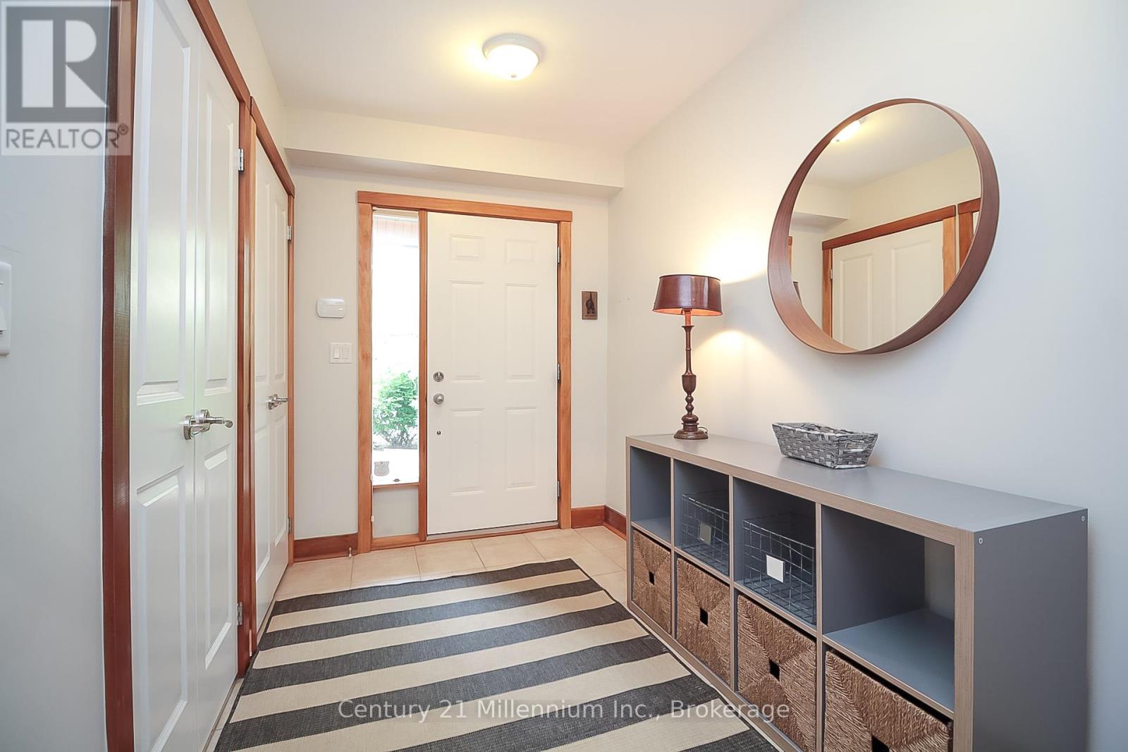 Photo 3 of 7 104 Farm Gate Road, Blue Mountains ON