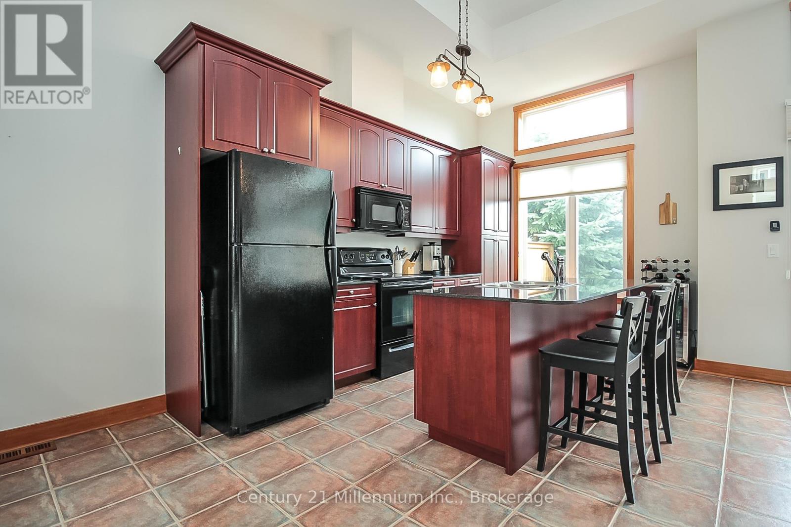 Photo 8 of 7 104 Farm Gate Road, Blue Mountains ON