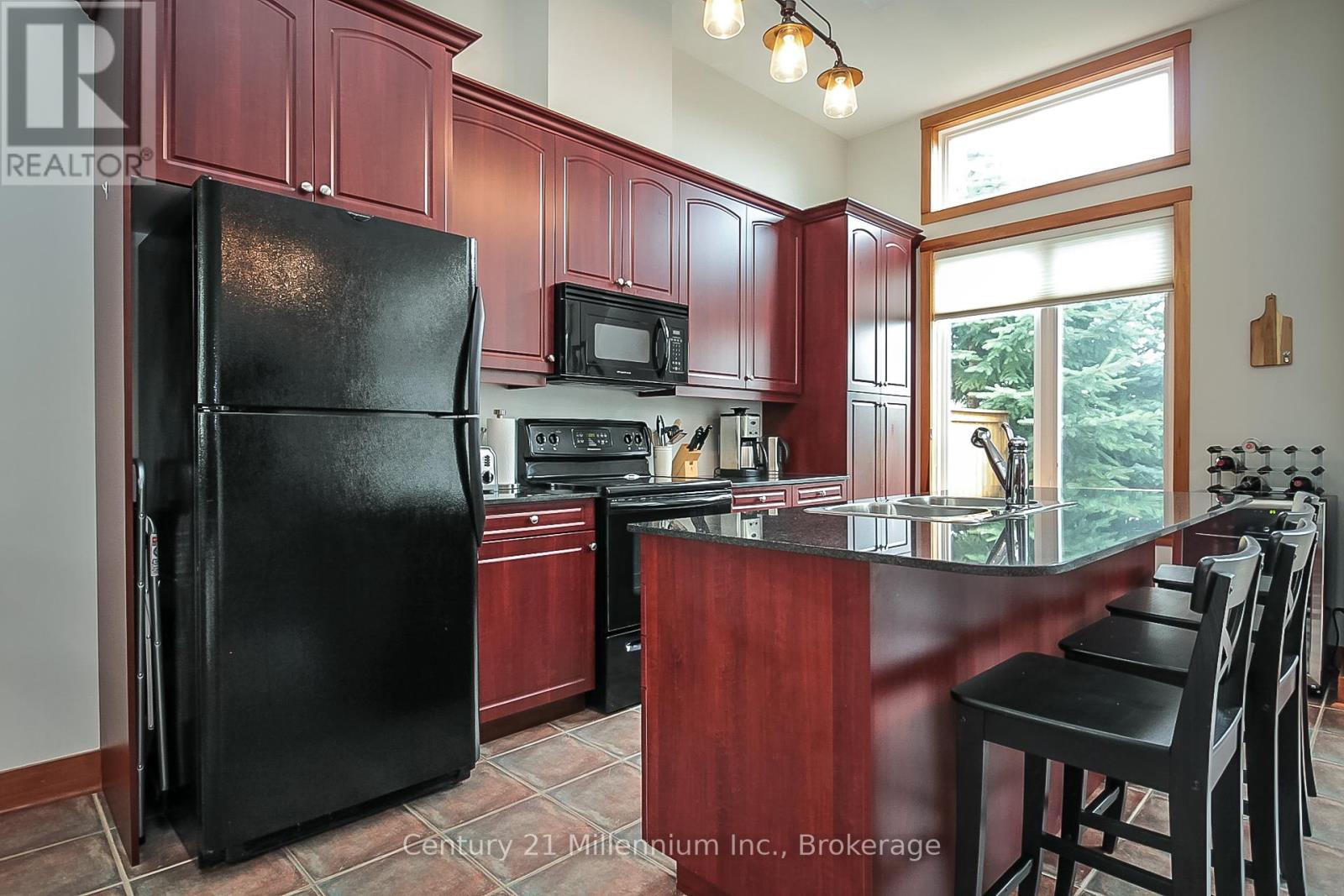 Photo 9 of 7 104 Farm Gate Road, Blue Mountains ON