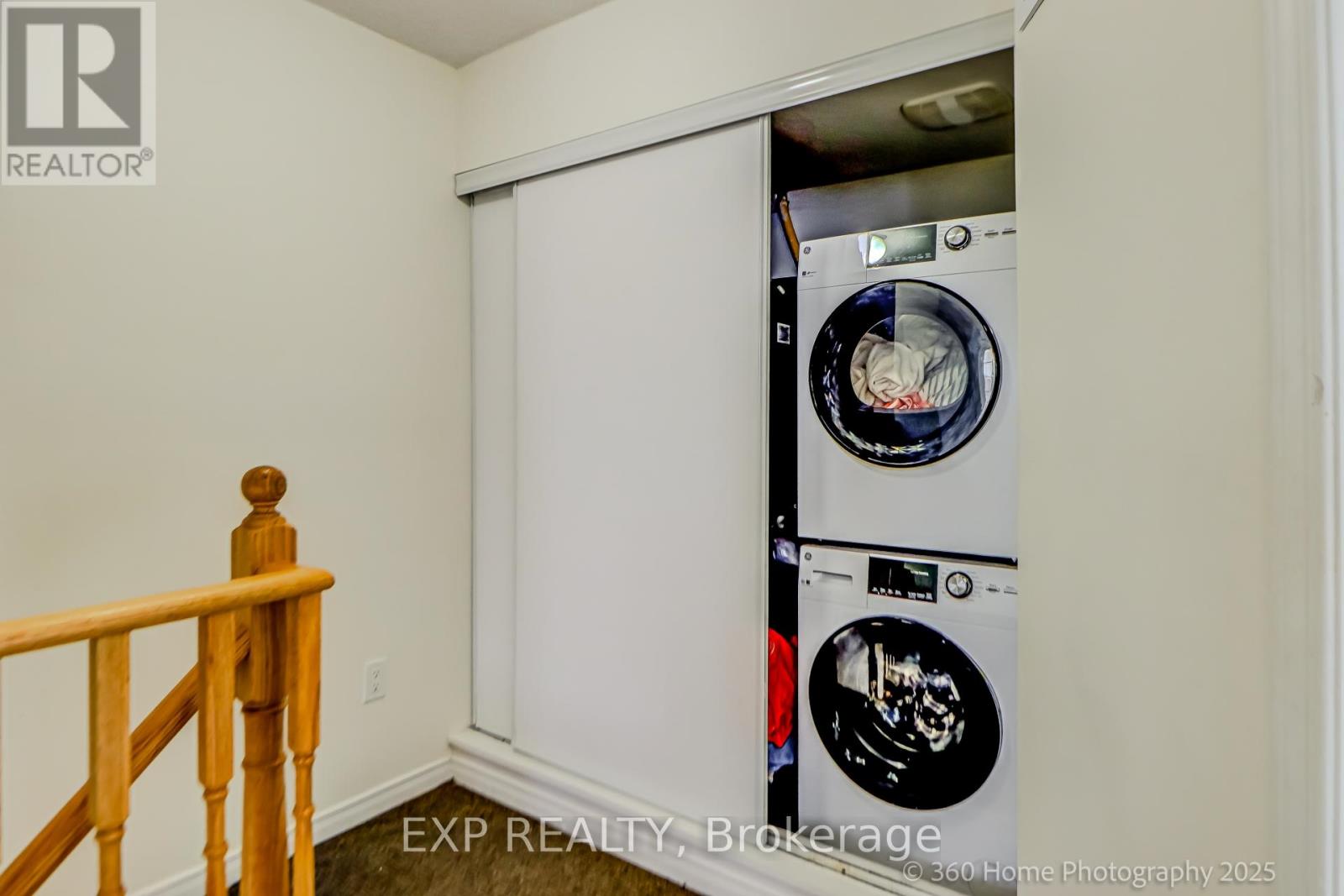 Photo 16 of 26 23 Island Road, Toronto ON