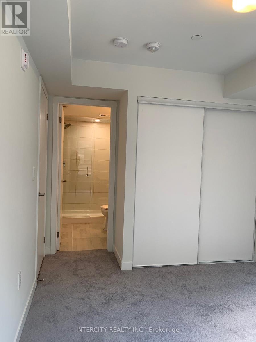 Photo 18 of 3409 Ridgeway Drive, Mississauga ON
