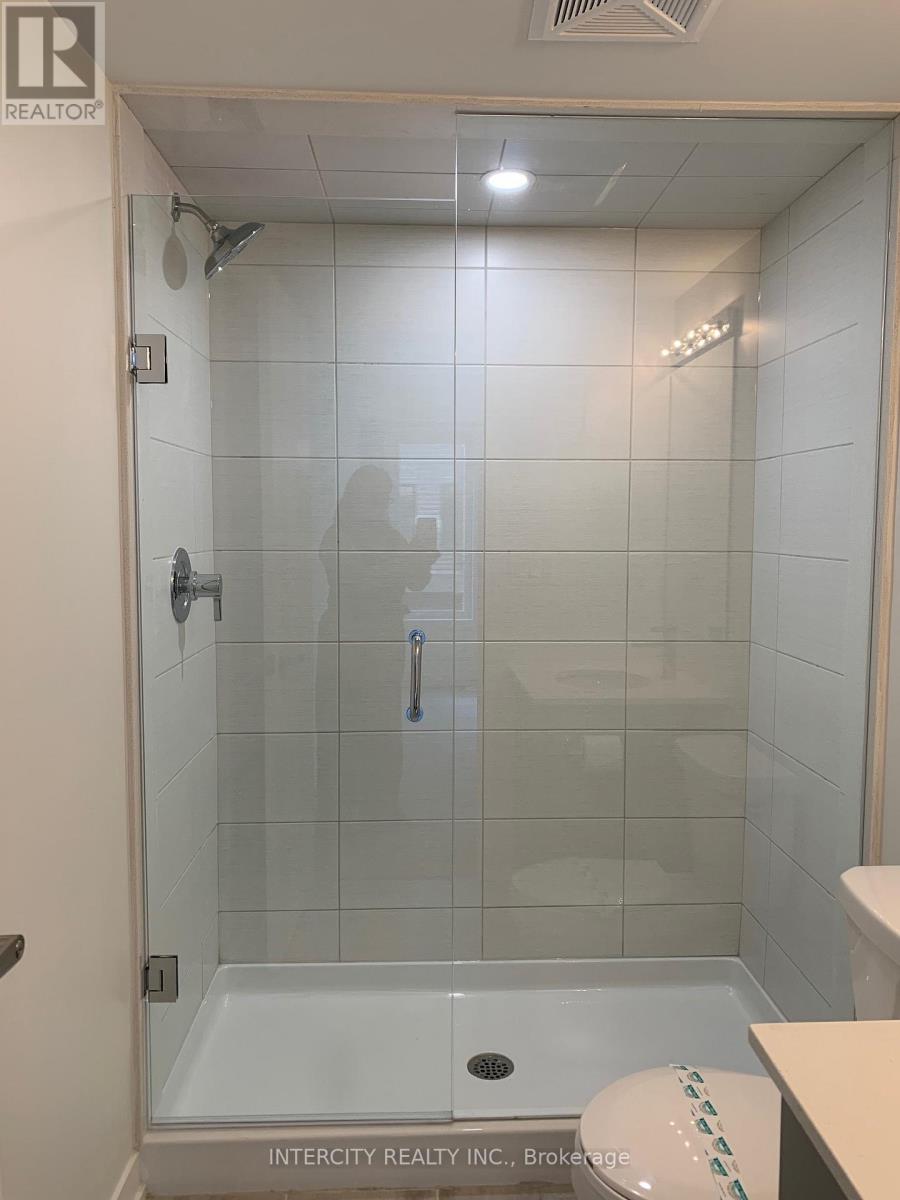 Photo 34 of 3409 Ridgeway Drive, Mississauga ON