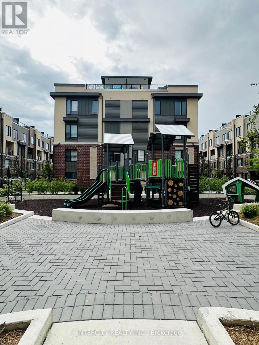 Photo 9 of 3409 Ridgeway Drive, Mississauga ON