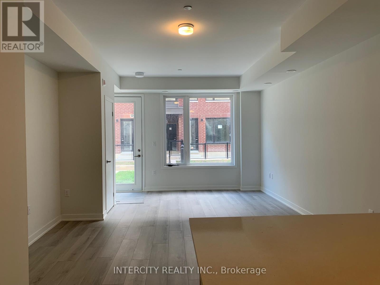 Photo 14 of 3409 Ridgeway Drive, Mississauga ON