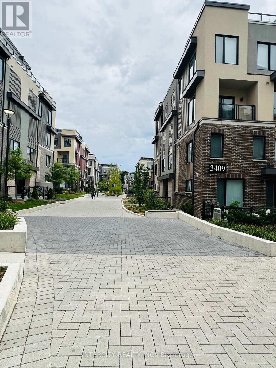 Photo 31 of 3409 Ridgeway Drive, Mississauga ON