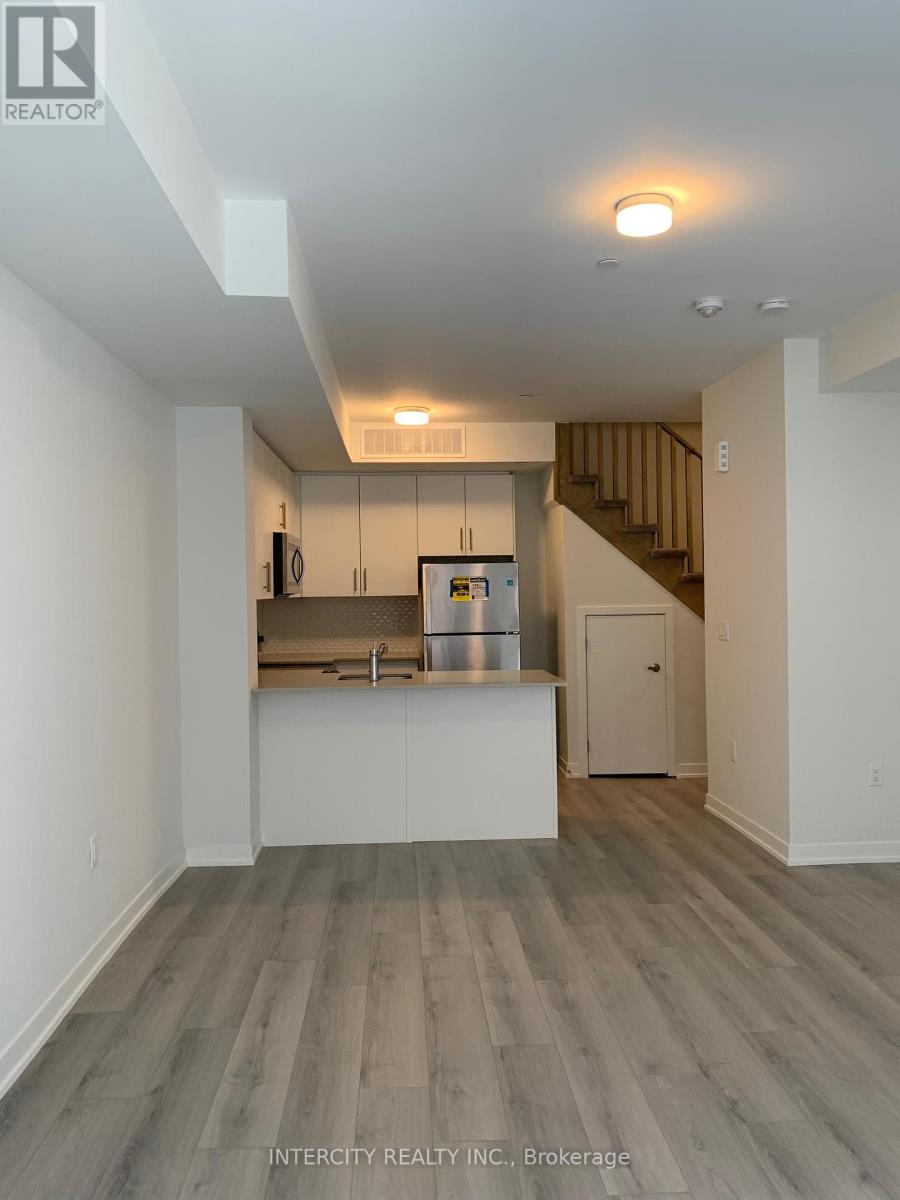 Photo 19 of 3409 Ridgeway Drive, Mississauga ON