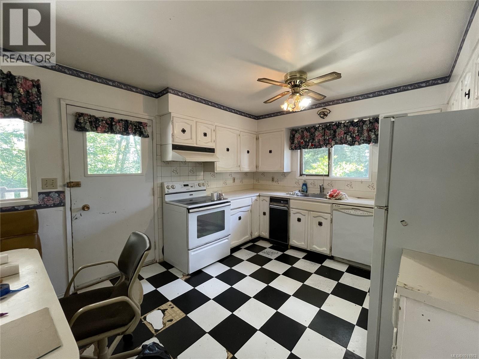 Photo 8 of 6929 Cherry Creek Rd, Port Alberni BC