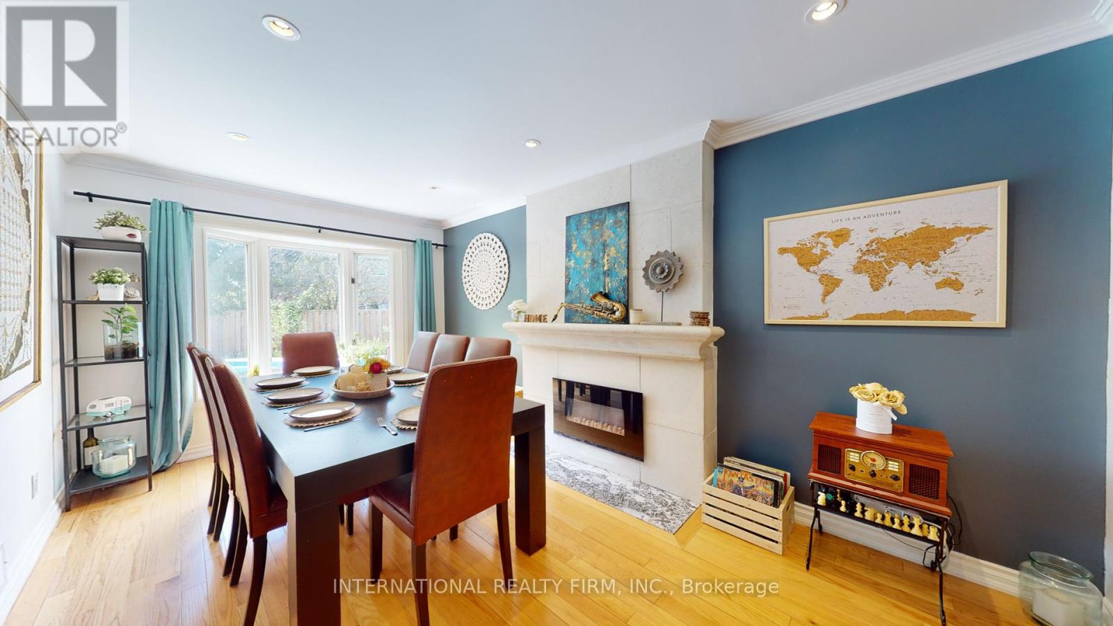 Photo 4 of 19 Lillooet Crescent S, Richmond Hill ON