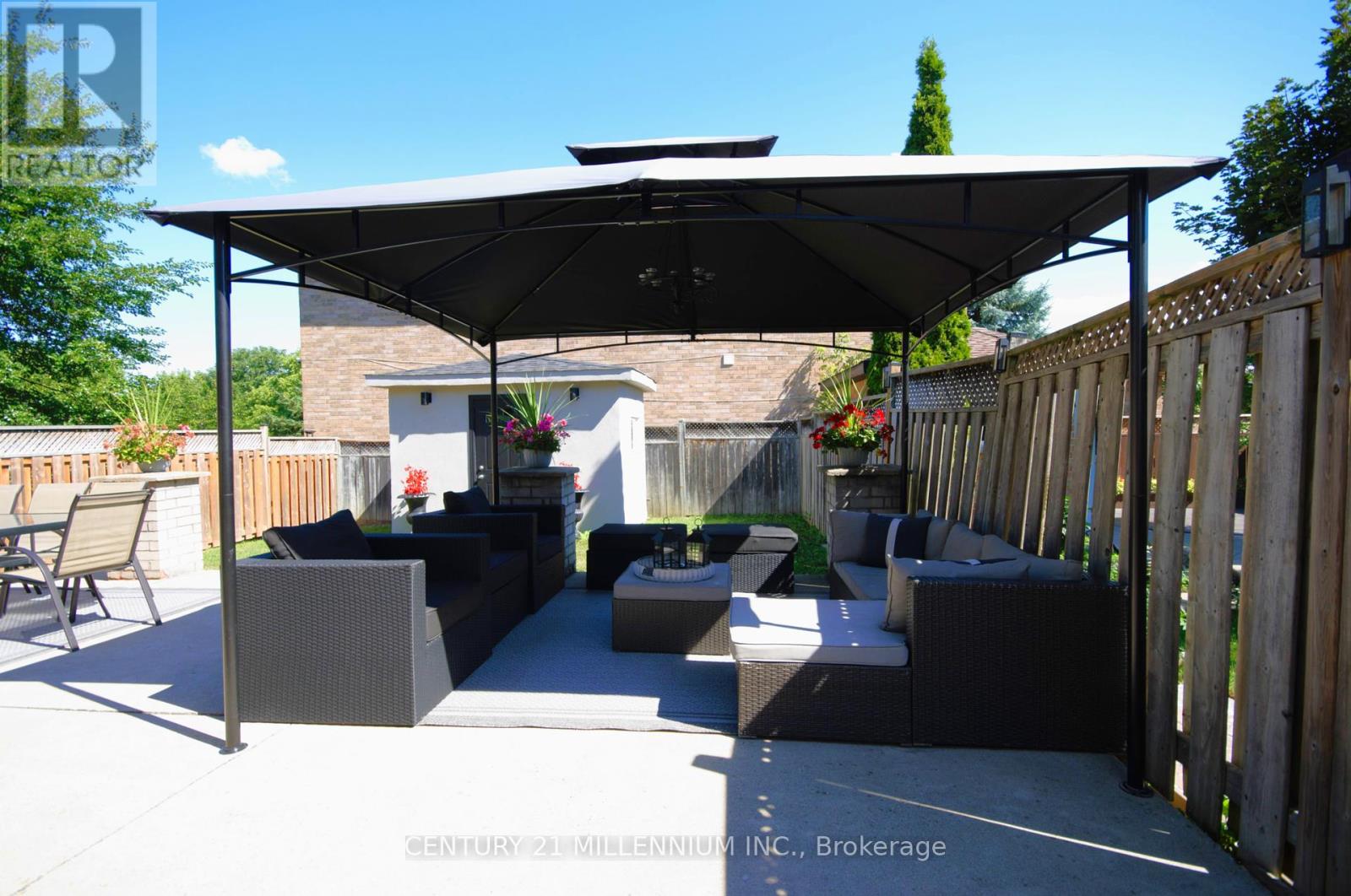 Photo 40 of 286 Royalpark Way, Vaughan ON