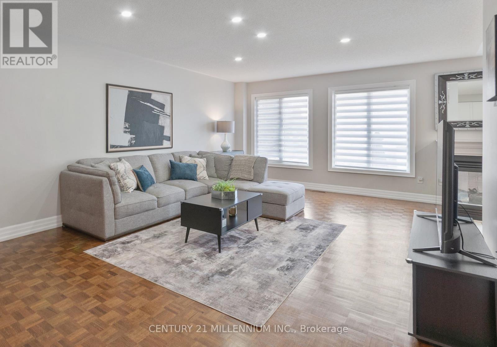 Photo 20 of 286 Royalpark Way, Vaughan ON