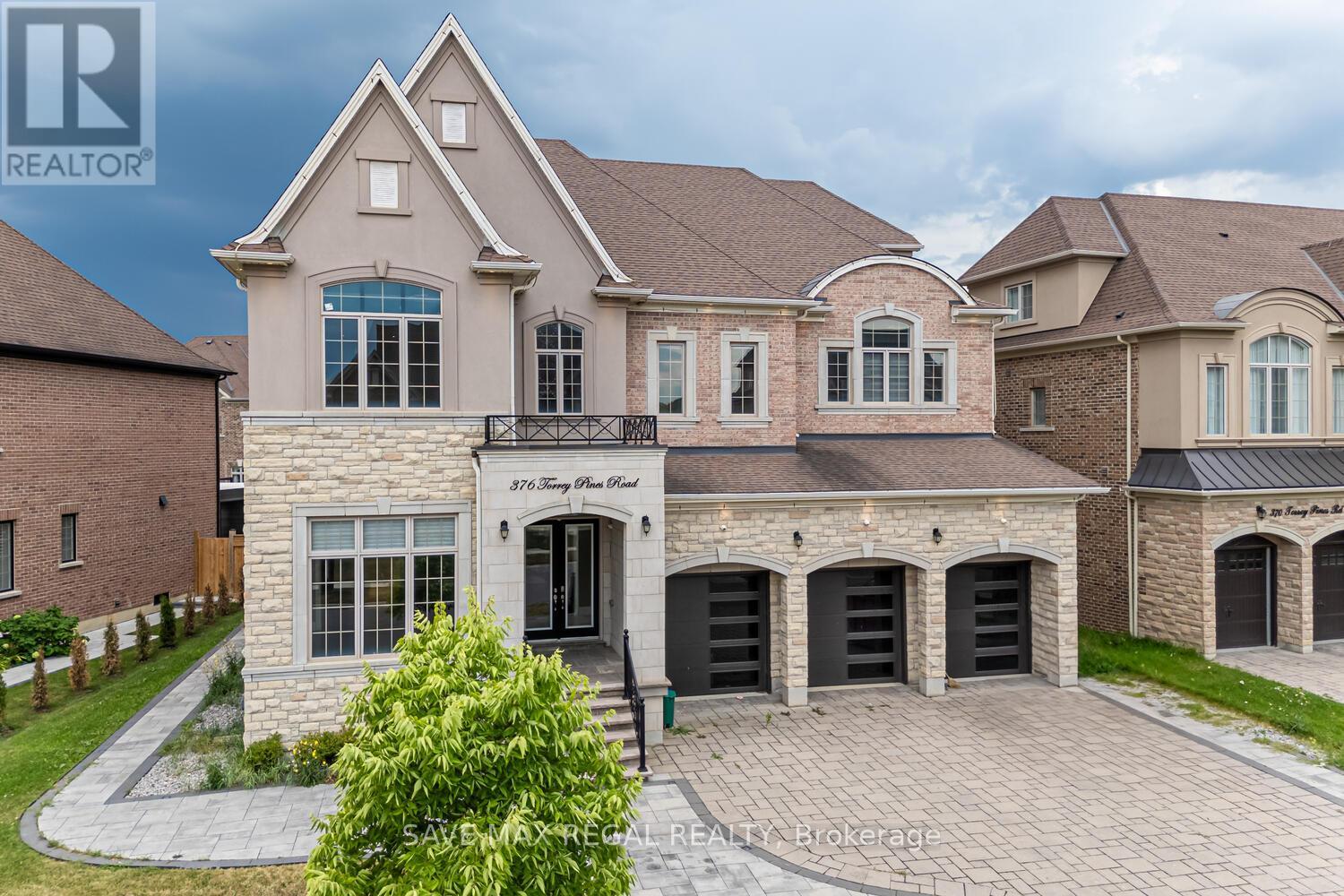 Photo 1 of 376 Torrey Pines Road, Vaughan ON