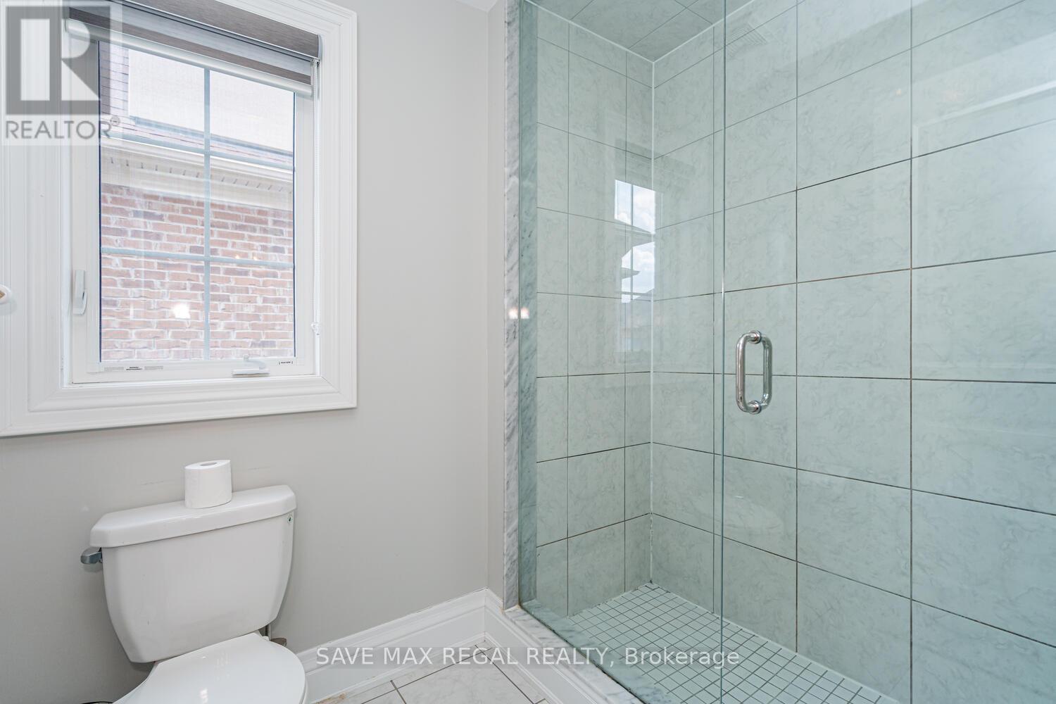 Photo 12 of 376 Torrey Pines Road, Vaughan ON