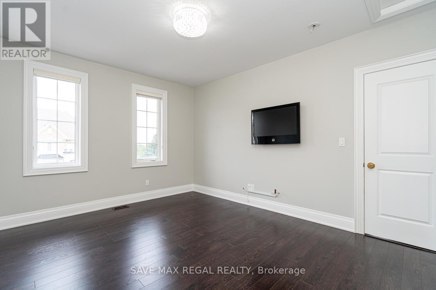 Photo 17 of 376 Torrey Pines Road, Vaughan ON
