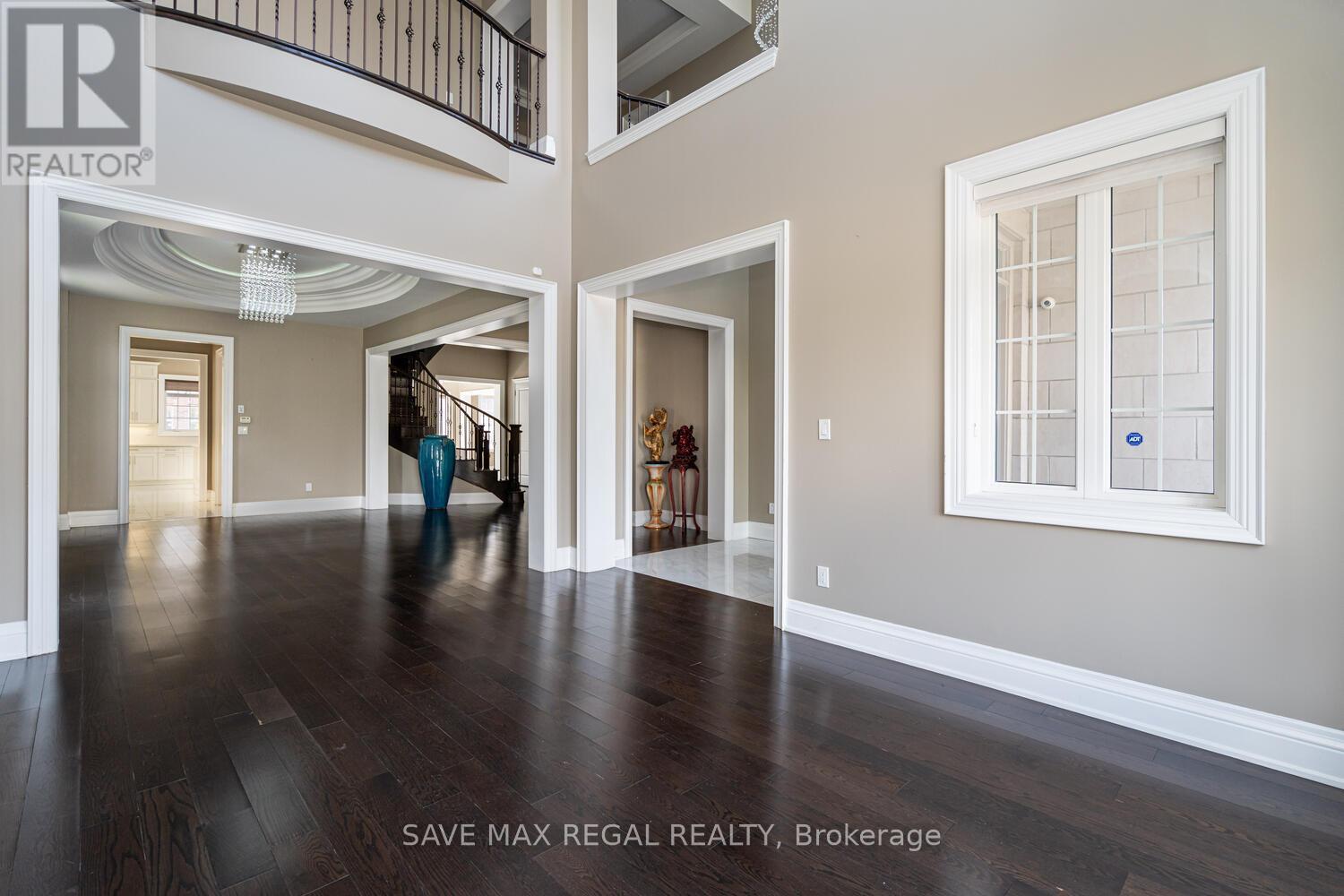 Photo 7 of 376 Torrey Pines Road, Vaughan ON