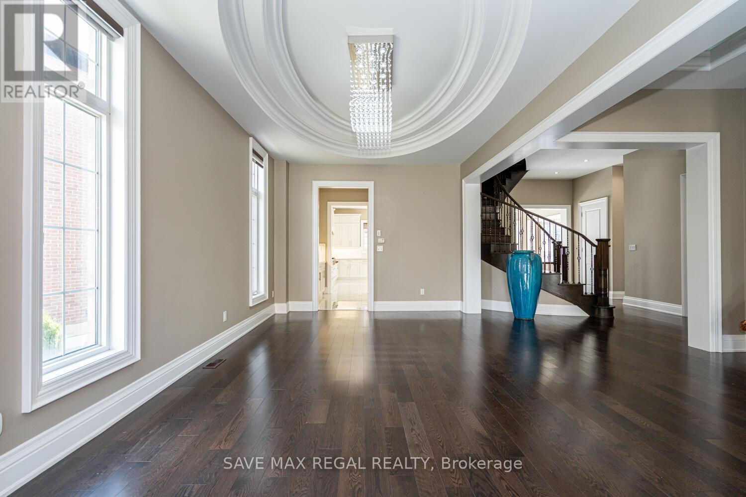 Photo 8 of 376 Torrey Pines Road, Vaughan ON
