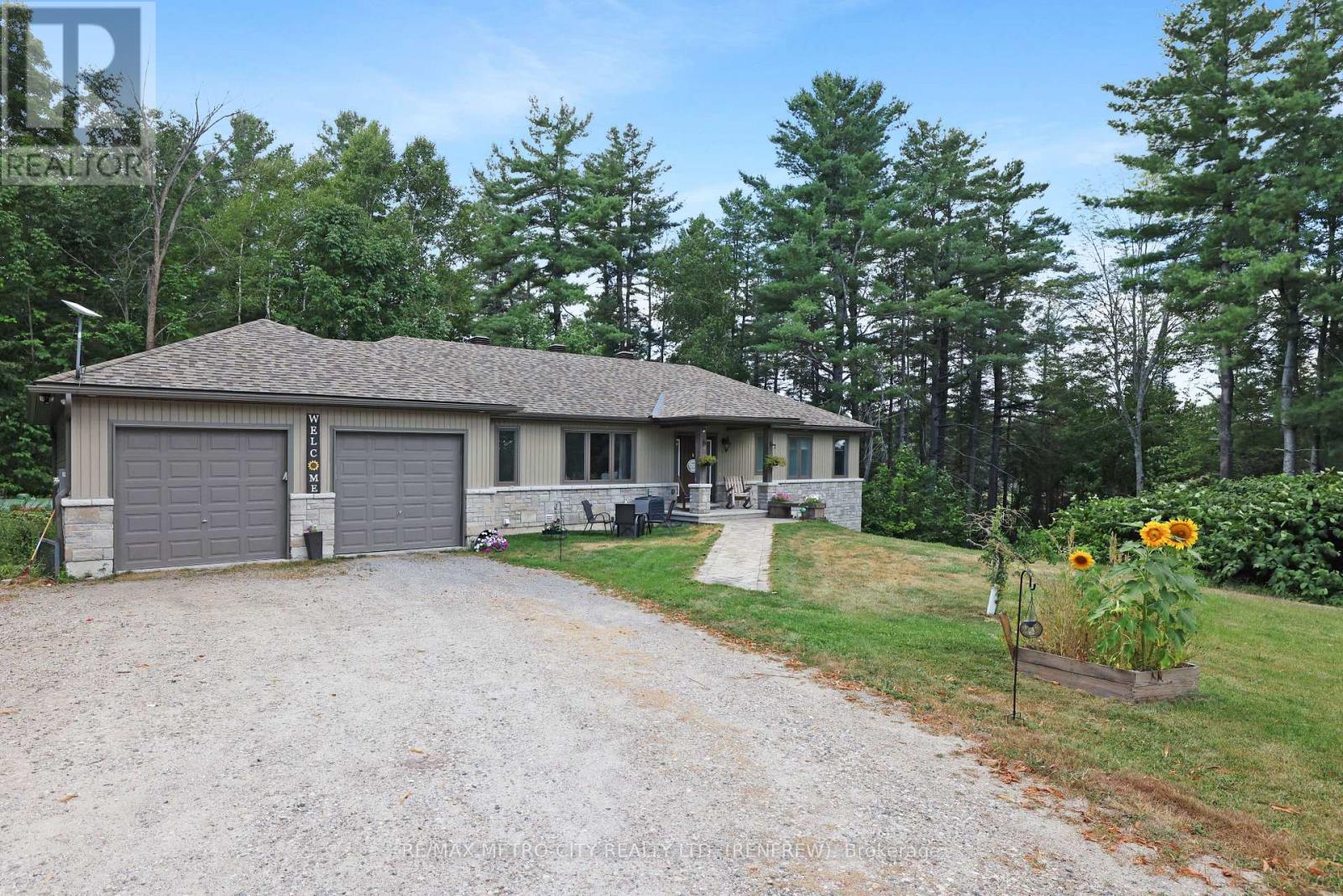 Photo 2 of 2457 Burnstown Road, Mcnab Braeside ON