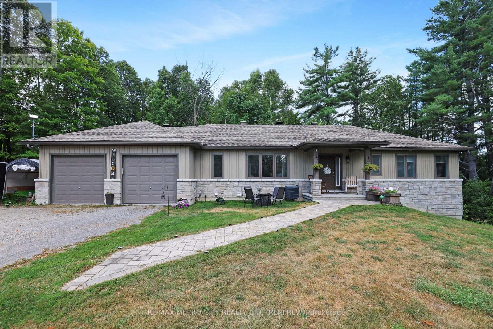 Photo 3 of 2457 Burnstown Road, Mcnab Braeside ON