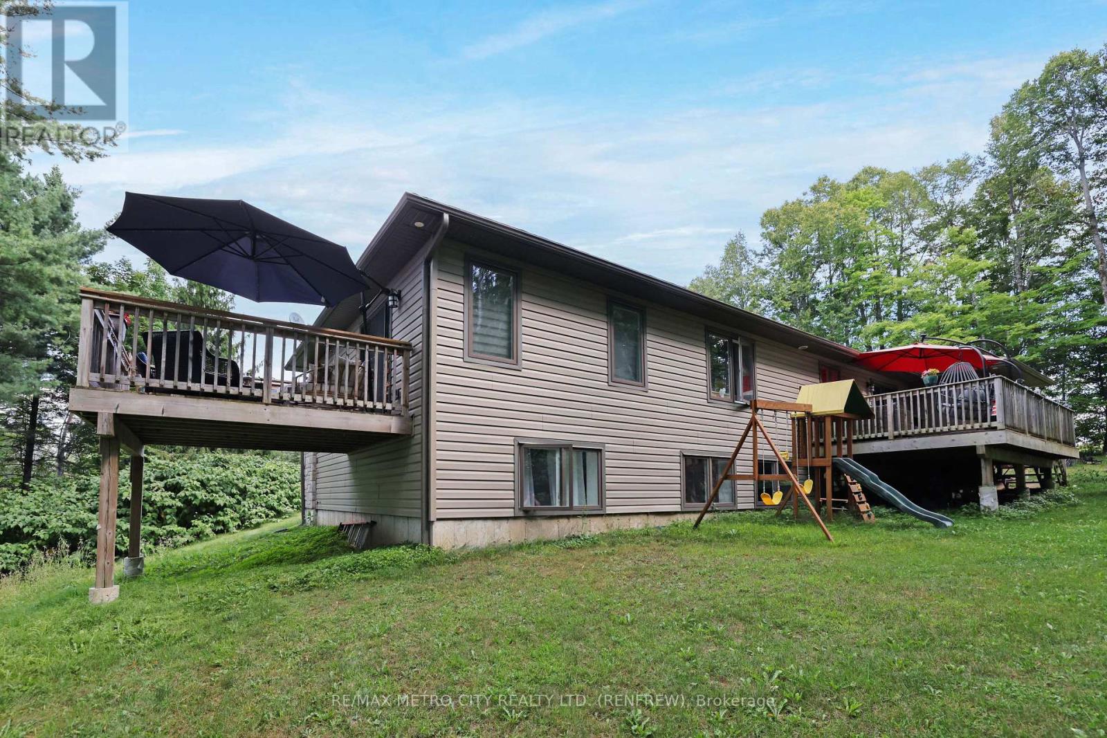 Photo 36 of 2457 Burnstown Road, Mcnab Braeside ON