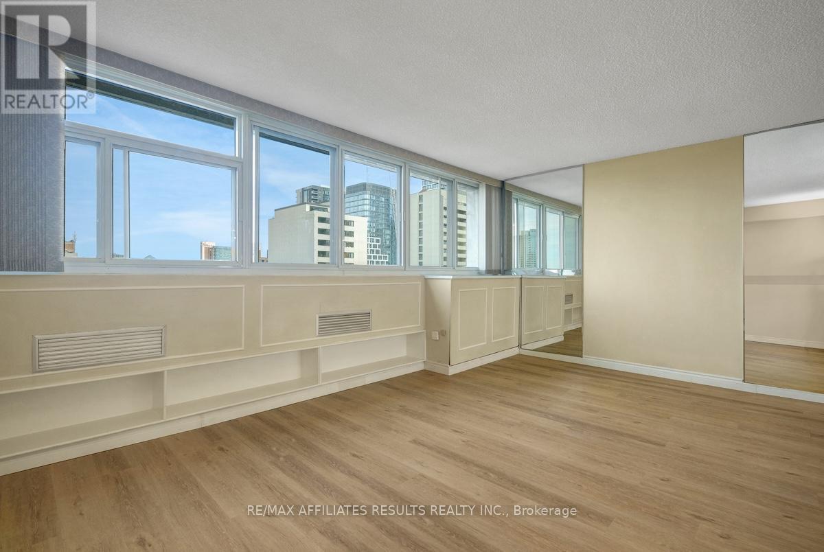 Photo 13 of 1103 500 Laurier Avenue W, Ottawa ON