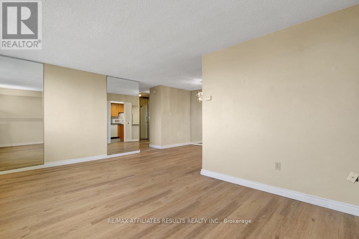 Photo 14 of 1103 500 Laurier Avenue W, Ottawa ON