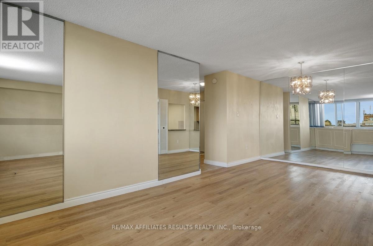 Photo 15 of 1103 500 Laurier Avenue W, Ottawa ON