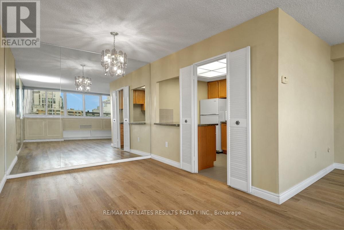 Photo 17 of 1103 500 Laurier Avenue W, Ottawa ON