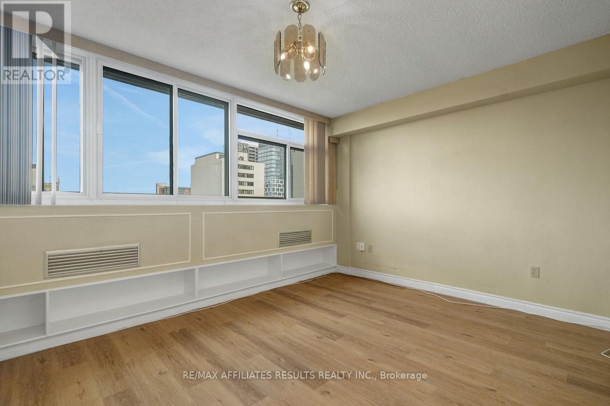 Photo 24 of 1103 500 Laurier Avenue W, Ottawa ON