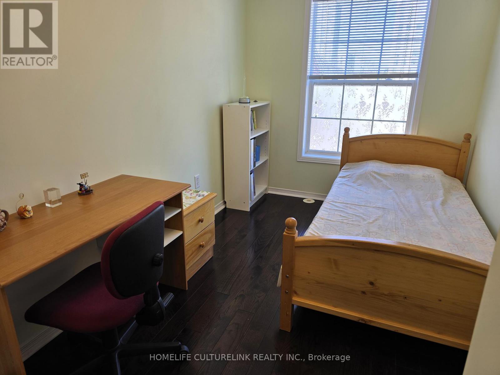 Photo 15 of 813 Sandhurst Circle, Toronto ON