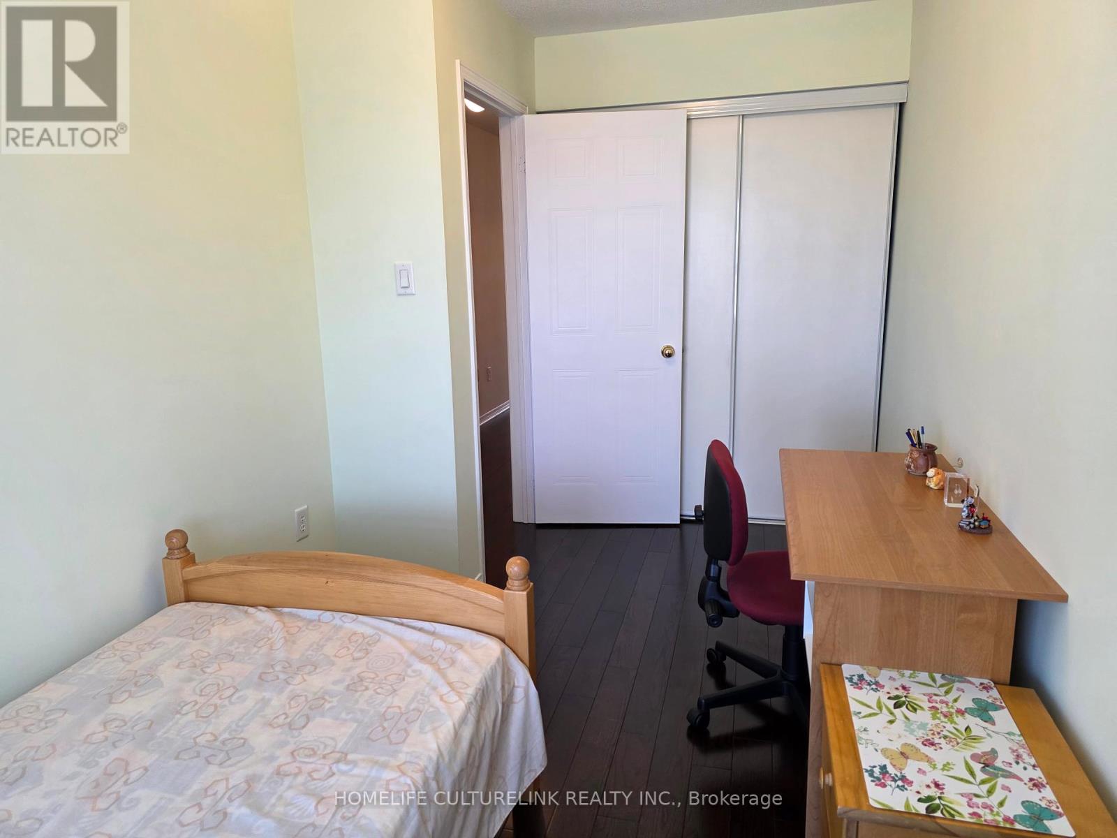 Photo 16 of 813 Sandhurst Circle, Toronto ON