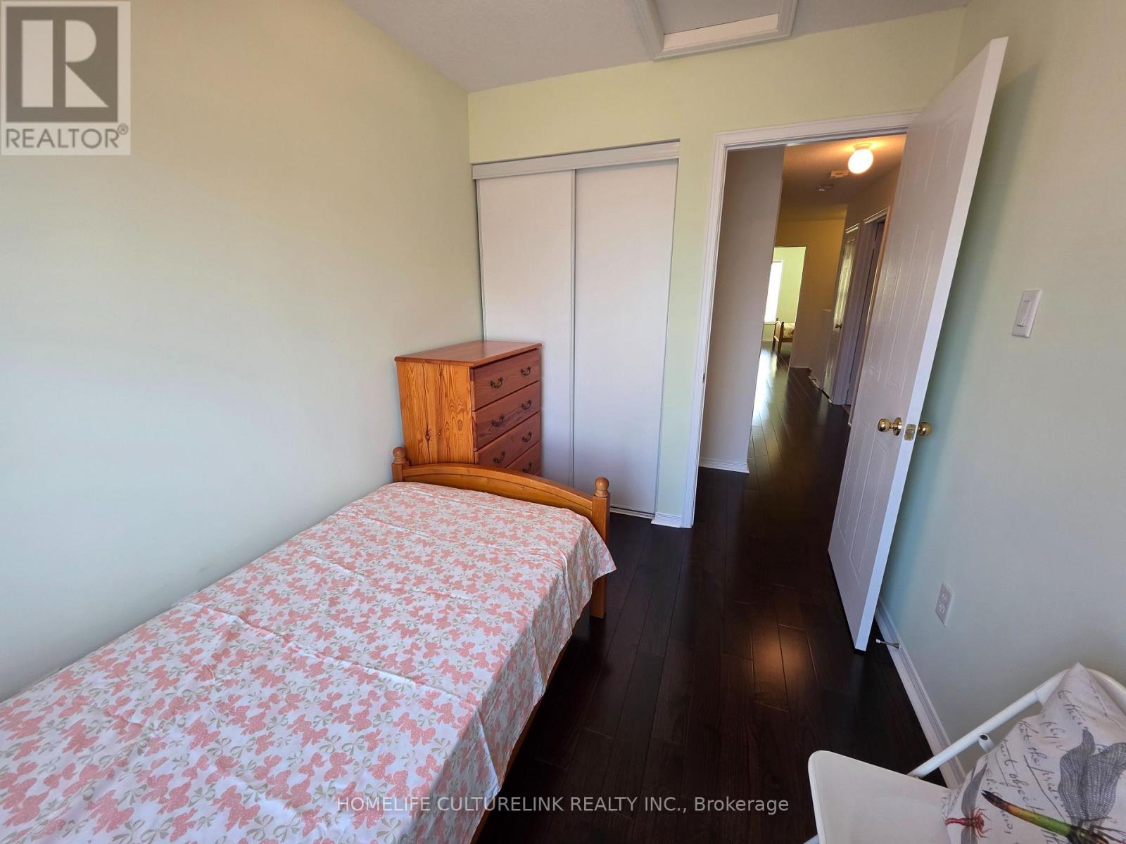 Photo 18 of 813 Sandhurst Circle, Toronto ON