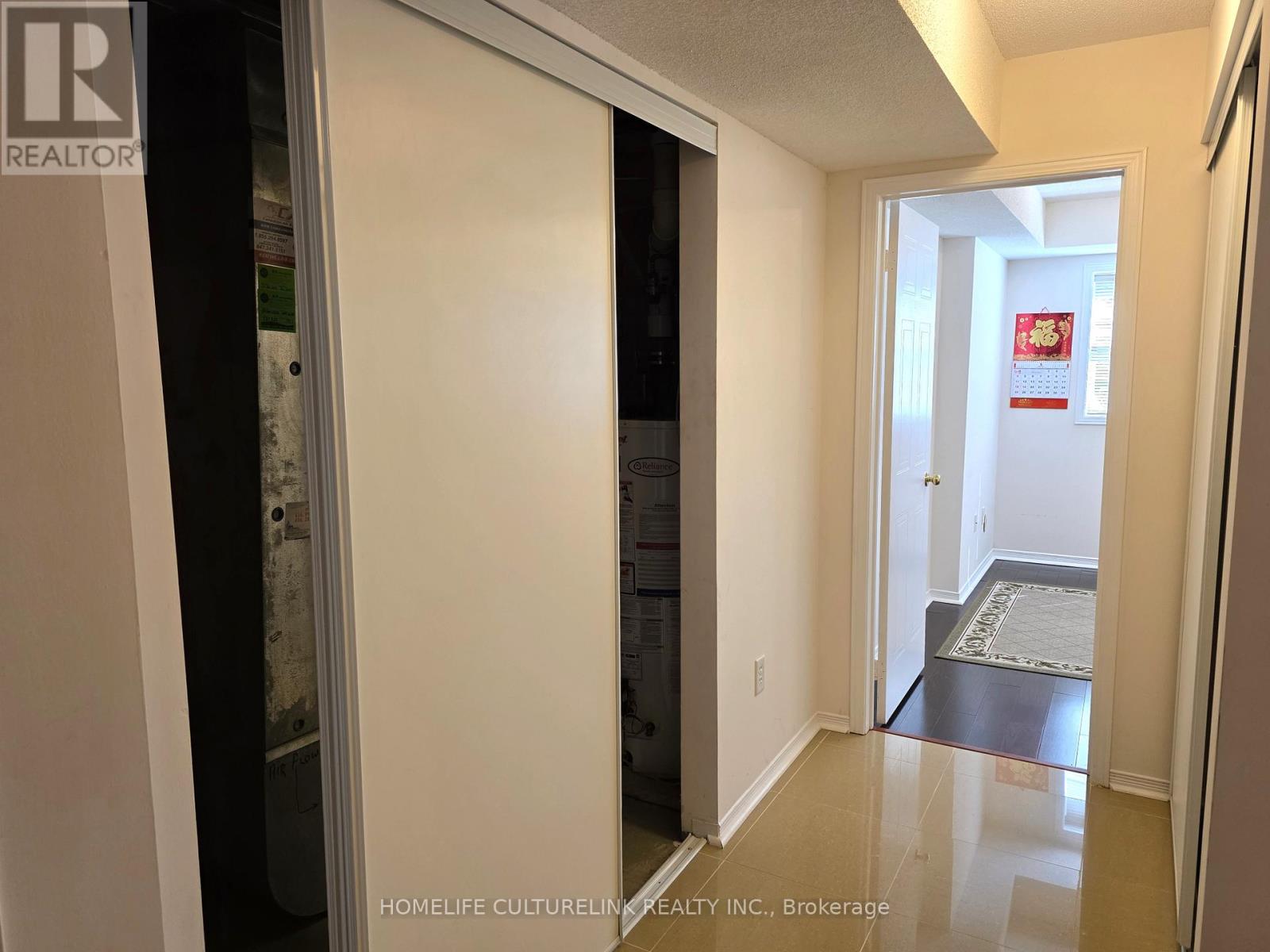 Photo 21 of 813 Sandhurst Circle, Toronto ON