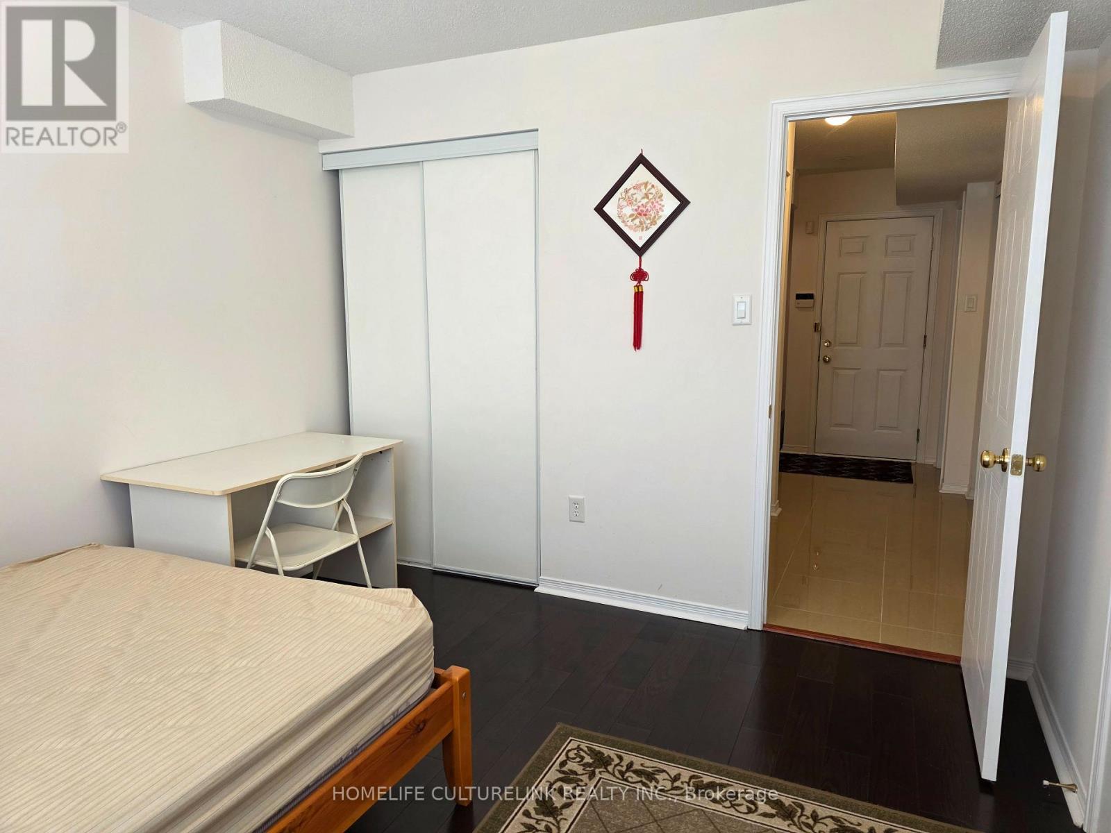 Photo 23 of 813 Sandhurst Circle, Toronto ON