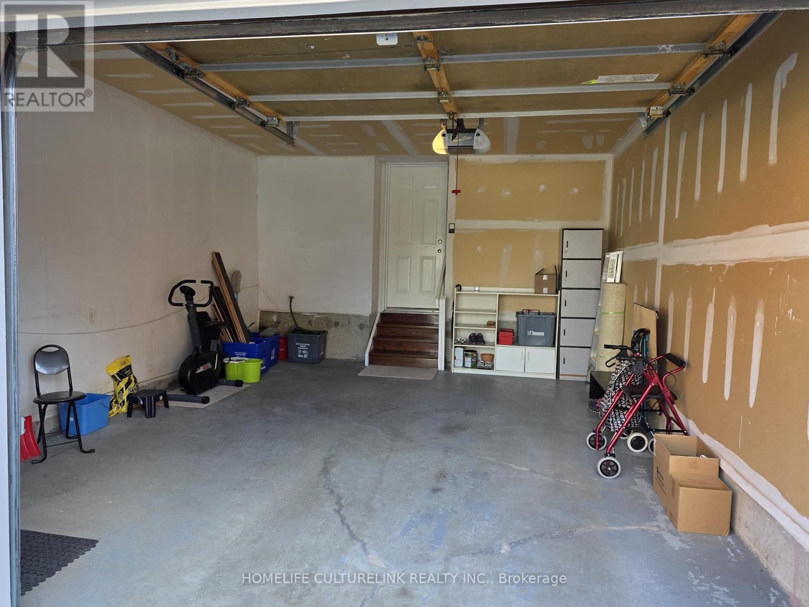 Photo 24 of 813 Sandhurst Circle, Toronto ON