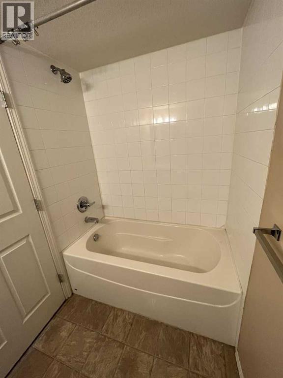 Single Family House Multi-level for Sale in    Avenue Westgate Grande Prairie 