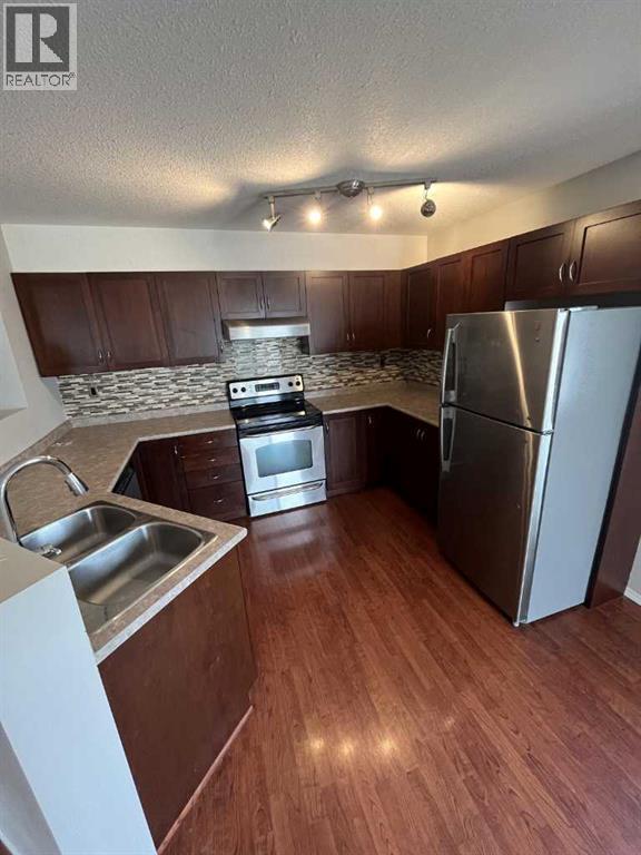 Single Family House Multi-level for Sale in    Avenue Westgate Grande Prairie 