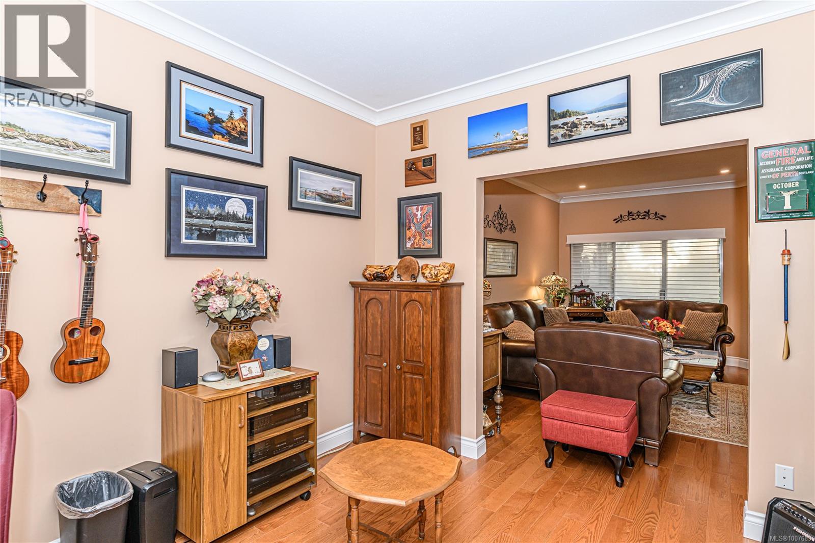 Photo 13 of 8 520 Marsett Pl, Saanich BC