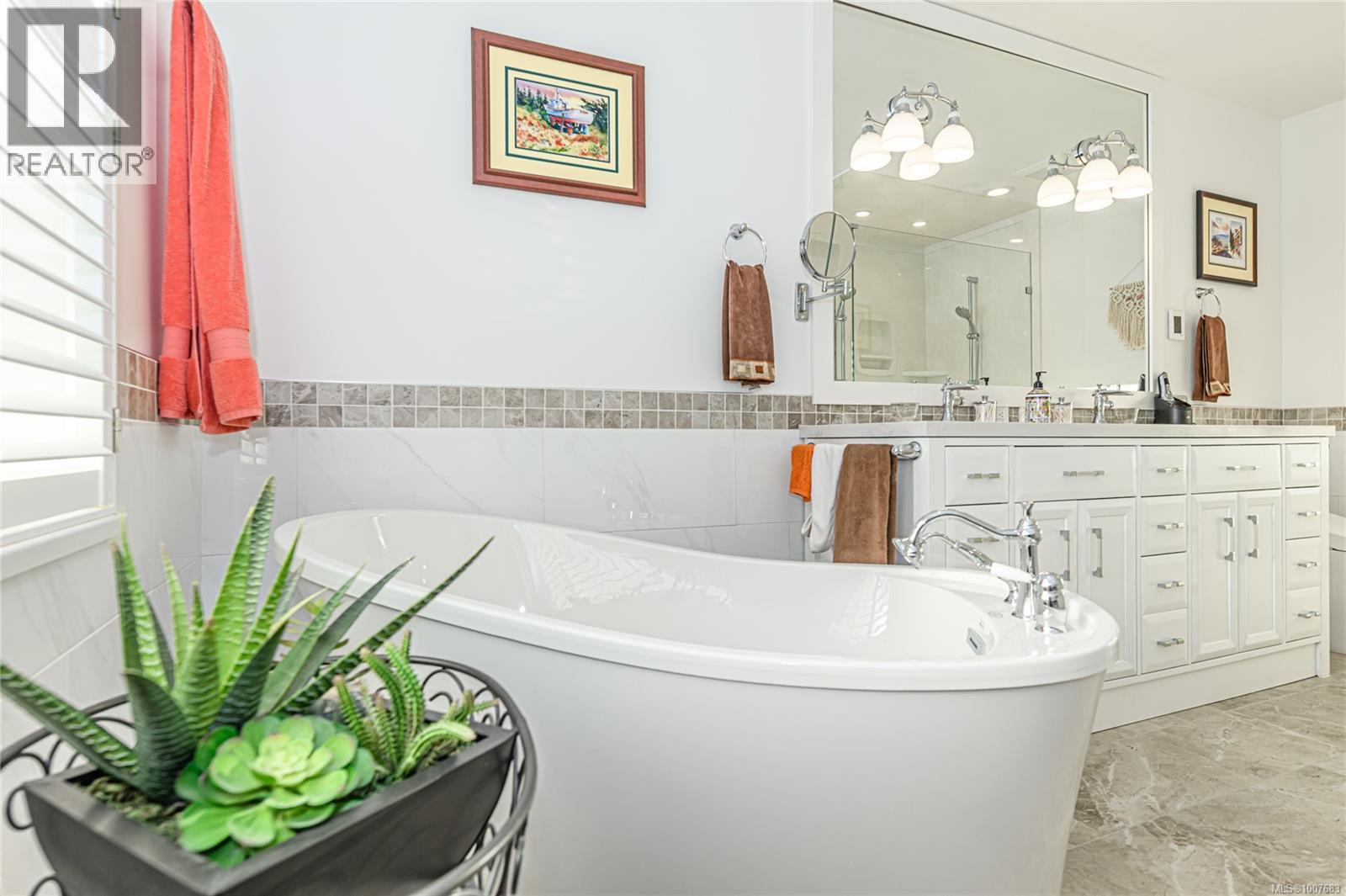 Photo 30 of 8 520 Marsett Pl, Saanich BC