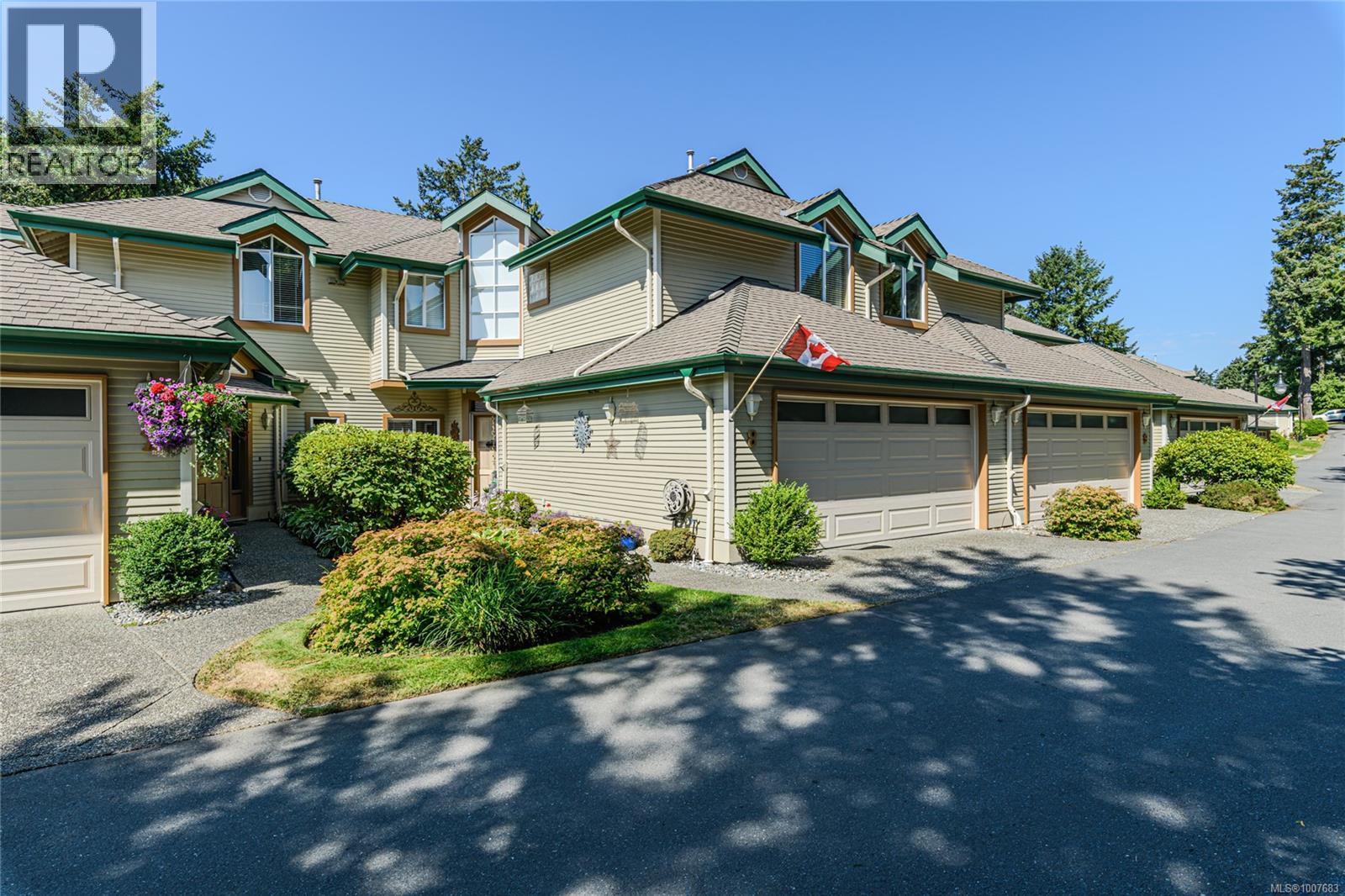 8 520 Marsett Pl, Saanich, British Columbia